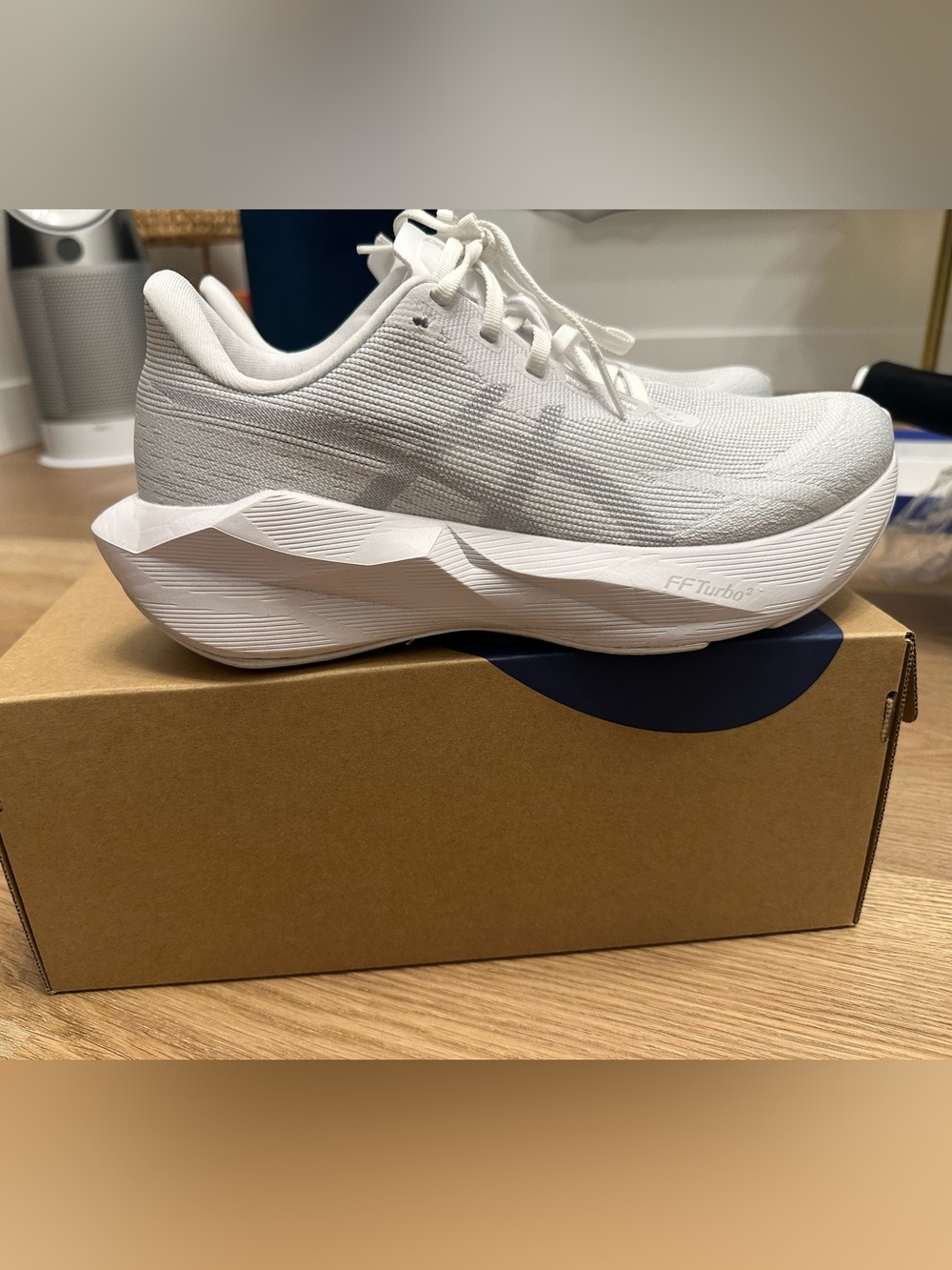 Men's White Novablast 6 Performance Running Shoe